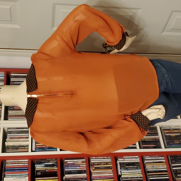 Sheer orange blouse with Peter Pan Collar - Picture 5 of 8